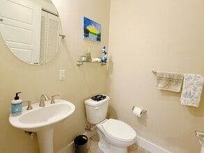 54 Loomis St in Bedford, MA - Building Photo - Building Photo