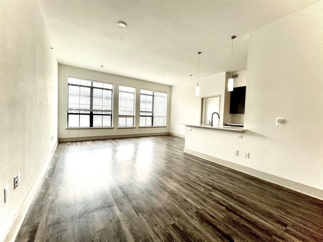 2222 Smith St in Houston, TX - Foto de edificio - Building Photo