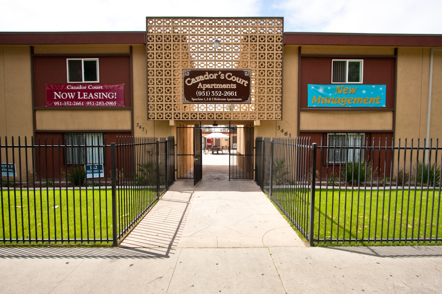 Cazador Court Apartments in Riverside, CA - Building Photo