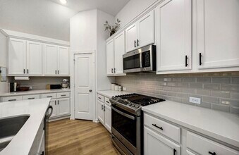 17303 Merigold Hts Dr in Woodloch, TX - Building Photo - Building Photo