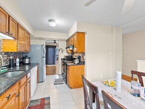 6035 Meyers Landing Ct in Burke, VA - Building Photo - Building Photo