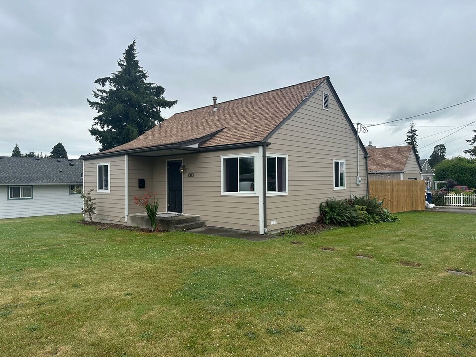 1003 S 16th St in Mount Vernon, WA - Building Photo