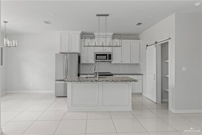 13 West Dr in Pharr, TX - Building Photo - Building Photo