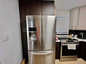 7787 SW 86th St, Unit E205 in Miami, FL - Building Photo - Building Photo