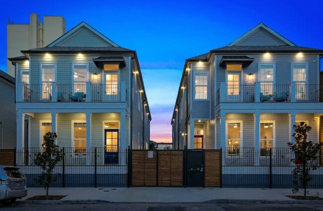 1222 Carondelet St-Unit -Q.1348148 in New Orleans, LA - Foto de edificio - Building Photo