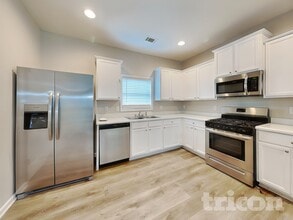 7802 Bluefin Trail in Union City, GA - Foto de edificio - Building Photo