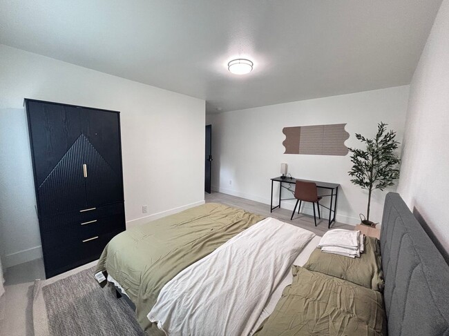 270 W Blaine St in Riverside, CA - Building Photo - Building Photo