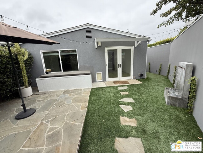 property at 2030 Ocean Park Blvd