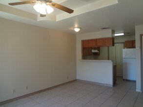 3006 E Stewart St-Unit -4 in Laredo, TX - Building Photo - Building Photo