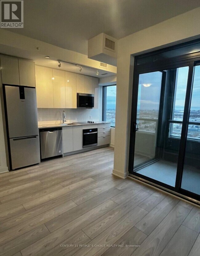 2920 Hwy 7 in Vaughan, ON - Building Photo - Building Photo