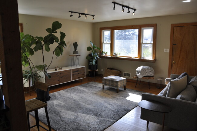 2414 Sunset Rd, Unit A in Charlottesville, VA - Building Photo - Building Photo