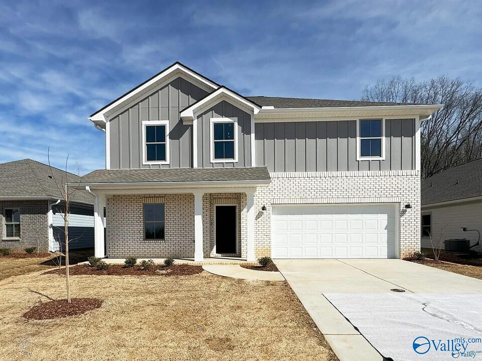 306 Pond Spg Dr in Huntsville, AL - Building Photo