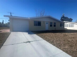 322 Lasayette Dr NE in Port Charlotte, FL - Building Photo - Building Photo