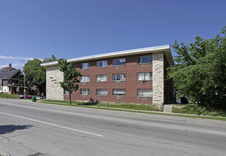 Juneau Terrace in Milwaukee, WI - Building Photo - Building Photo