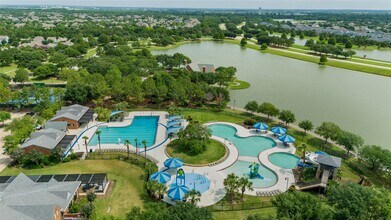 18423 Blue Hollow Heights Dr in Cypress, TX - Building Photo - Building Photo