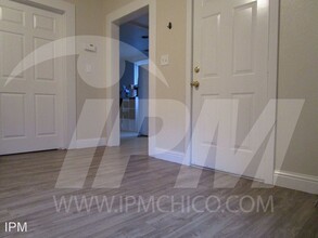 1027 Normal Ave in Chico, CA - Building Photo - Building Photo