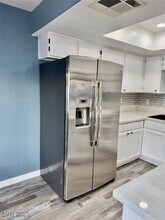 4030 E Carey Ave, Unit 2 in Las Vegas, NV - Building Photo - Building Photo