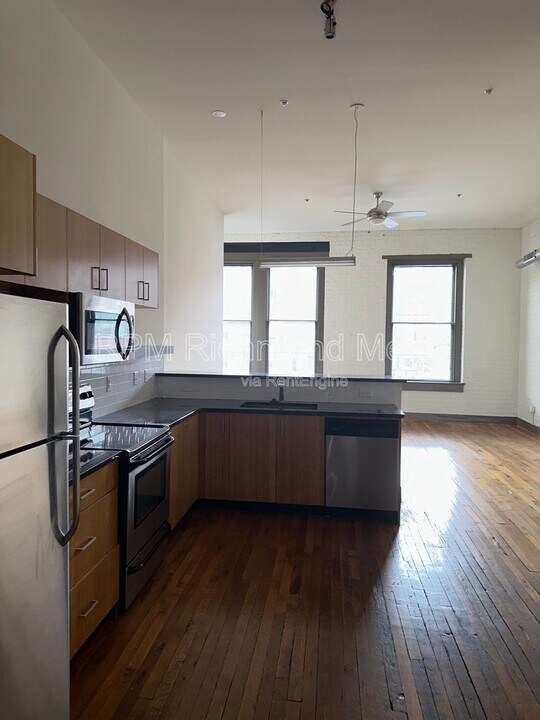 1322 W Broad St in Richmond, VA - Building Photo