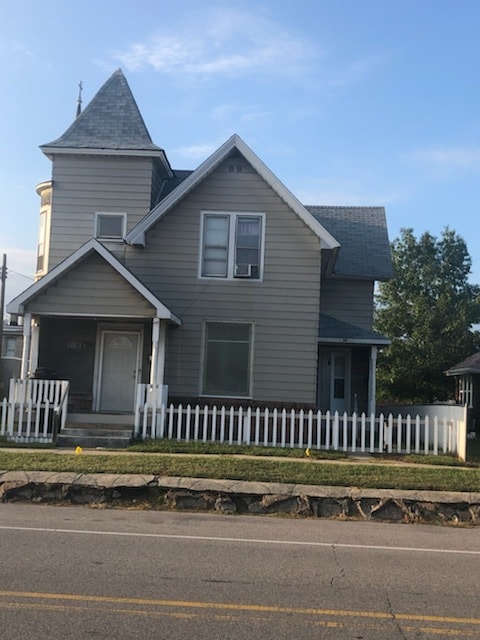 114 E 10th St in Michigan City, IN - Building Photo - Building Photo