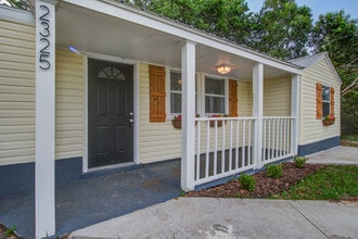 2325 Elegans Dr in North Charleston, SC - Building Photo - Building Photo