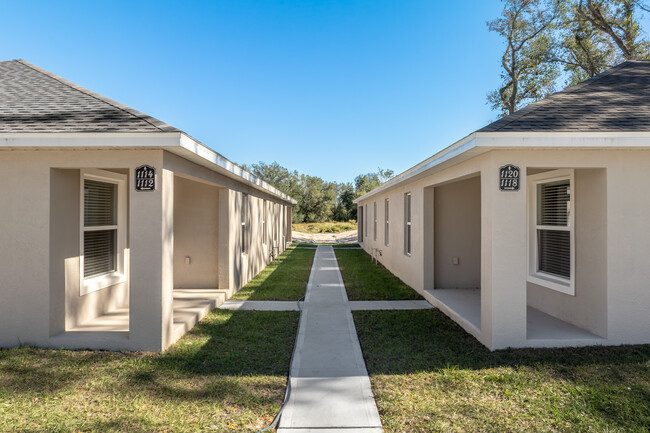 1112 Gay Rd in Lakeland, FL - Building Photo - Building Photo