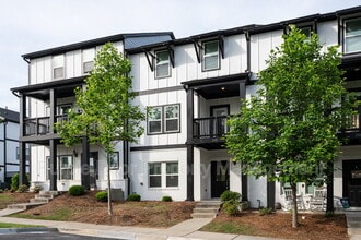 320 Lincoln St in Woodstock, GA - Building Photo - Building Photo