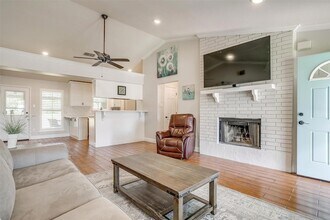 6413 Whitley Rd in Watauga, TX - Building Photo - Building Photo