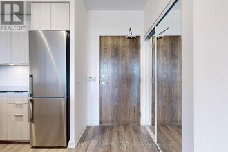99 Eagle Rock Way in Vaughan, ON - Building Photo - Building Photo