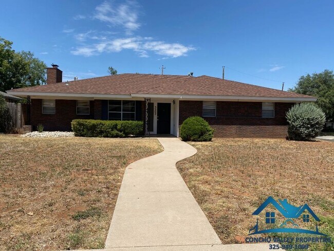 property at 3302 Tanglewood Dr