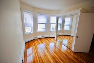 119 Lexington St, Unit 3R in Boston, MA - Building Photo - Building Photo