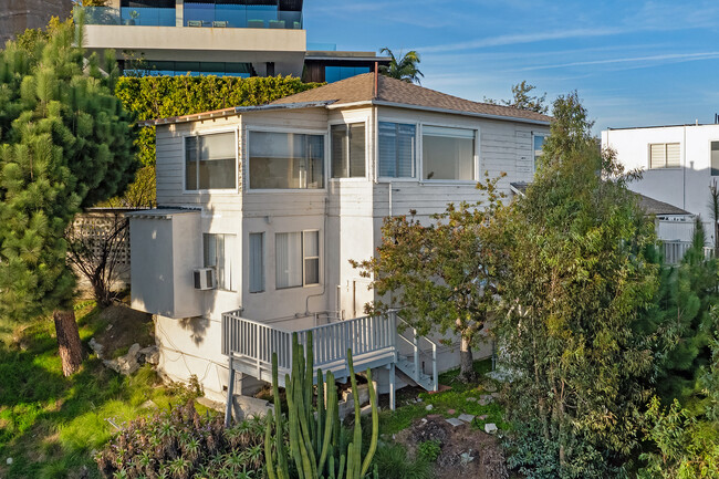 8412 Franklin Ave in Los Angeles, CA - Building Photo - Primary Photo