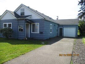 3124 Sumner Ave in Hoquiam, WA - Building Photo