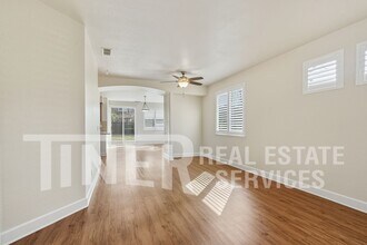 2500 Merlin Way in Elk Grove, CA - Building Photo - Building Photo