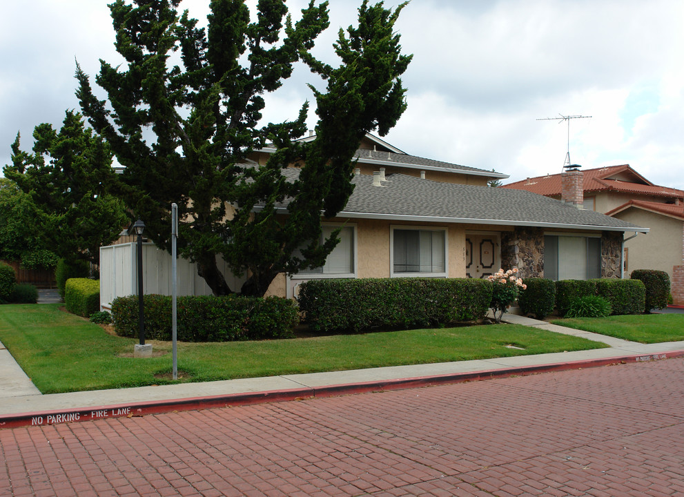 513 Granger Ter in Sunnyvale, CA - Foto de edificio