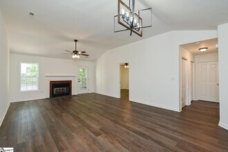 134 Brookhill Pl in Mauldin, SC - Foto de edificio - Building Photo