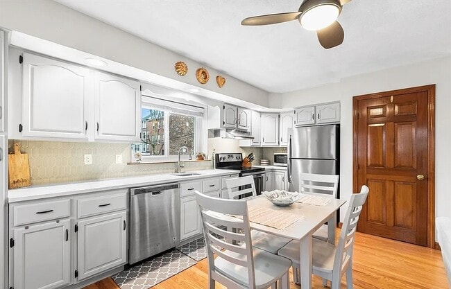 41 S Bremen St in Boston, MA - Building Photo - Building Photo