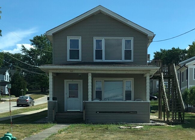 512 E Illinois St, Unit 4
