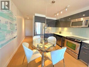 1325 Rolston St in Vancouver, BC - Building Photo - Building Photo