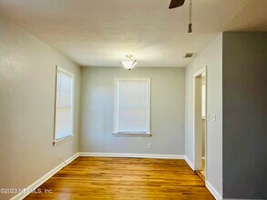 2105 Kingswood Rd in Jacksonville, FL - Building Photo - Building Photo