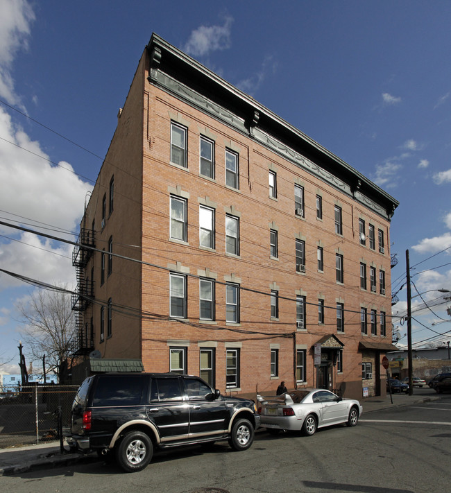 Grand Gardens in Jersey City, NJ - Building Photo - Building Photo