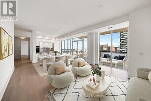 10 Inn On The Pk Dr in Toronto, ON - Building Photo