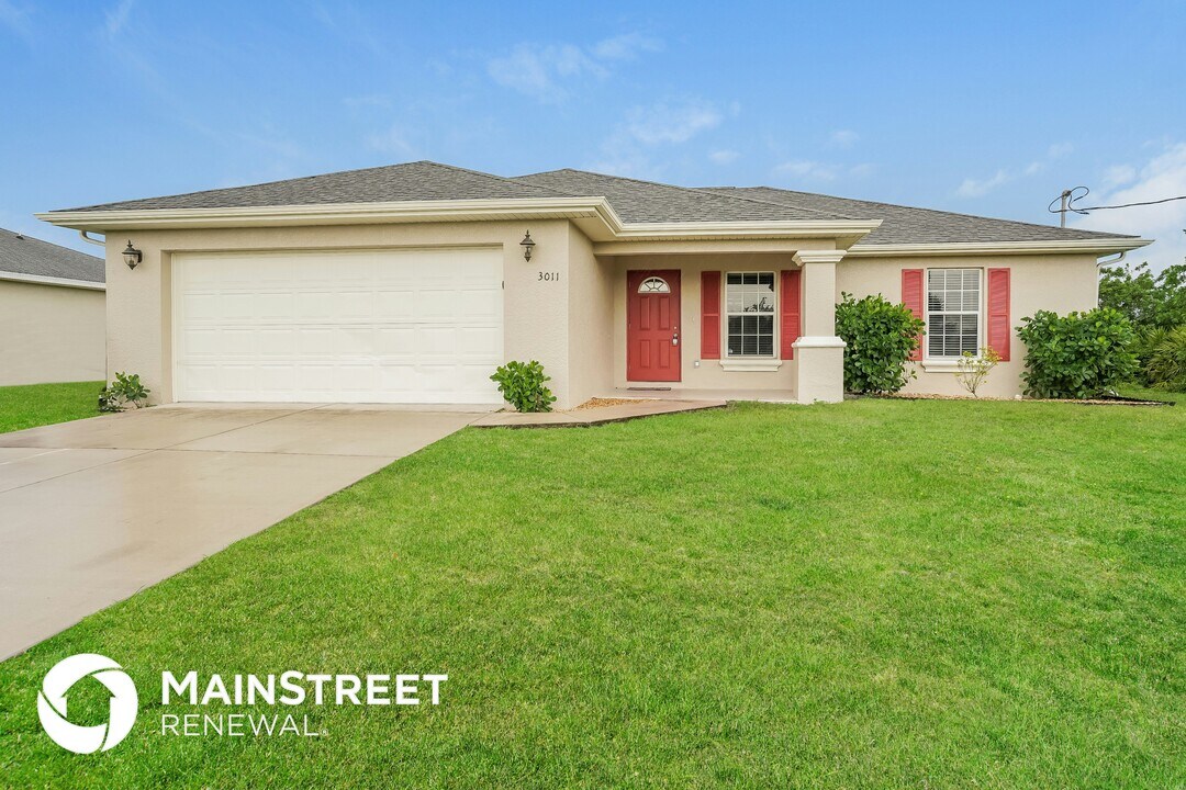 3011 64th St W in Lehigh Acres, FL - Building Photo