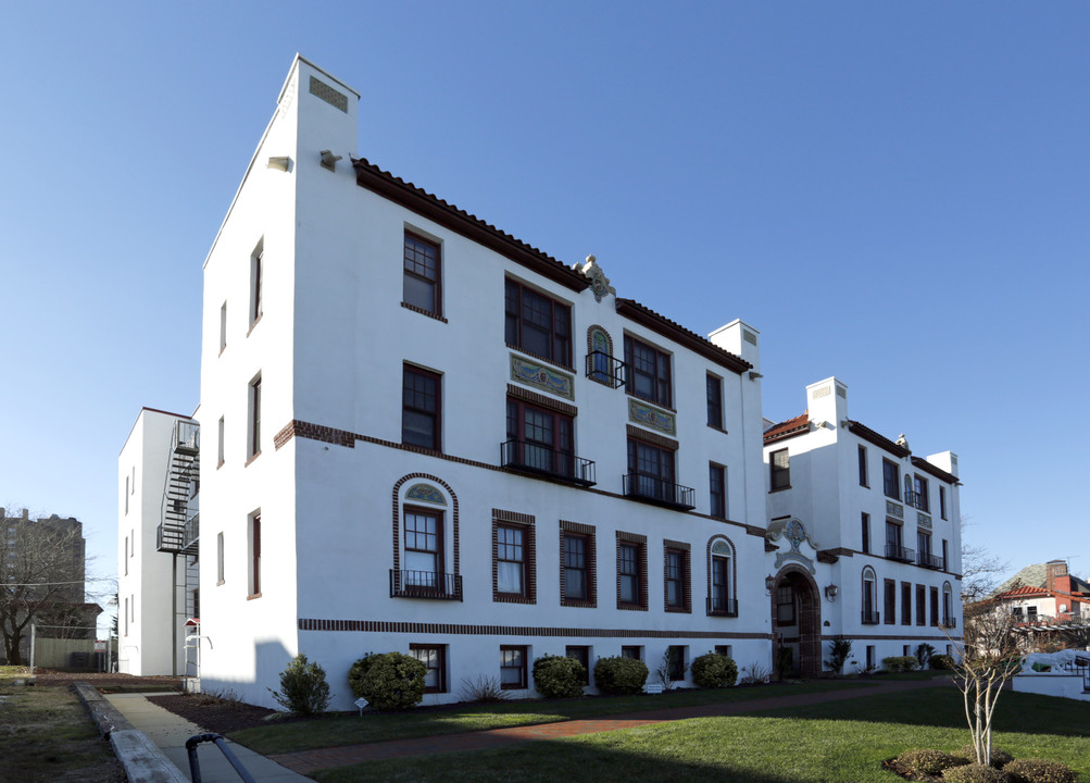 Britwoods Court in Asbury Park, NJ - Building Photo