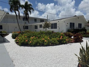 1300 NE 110th St in Miami, FL - Building Photo - Building Photo