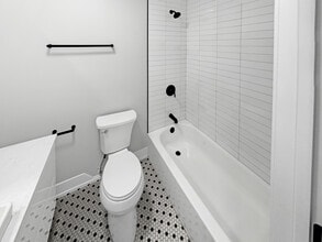 2127 W 18th St in Chicago, IL - Foto de edificio - Building Photo