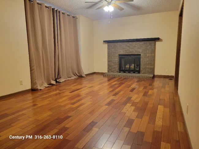 1724 Stony Pt in Wichita, KS - Foto de edificio - Building Photo