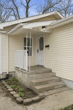 2822 E Cherry St in Springfield, MO - Building Photo - Building Photo