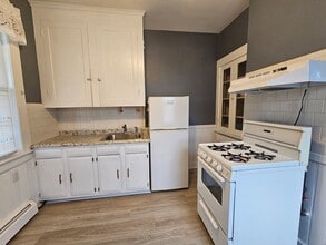 549 Westford St in Lowell, MA - Building Photo - Building Photo