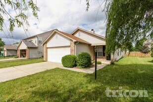 345 Bent Stream Ln in Brownsburg, IN - Building Photo