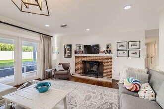 4542 E Calle Ventura in Phoenix, AZ - Building Photo - Building Photo